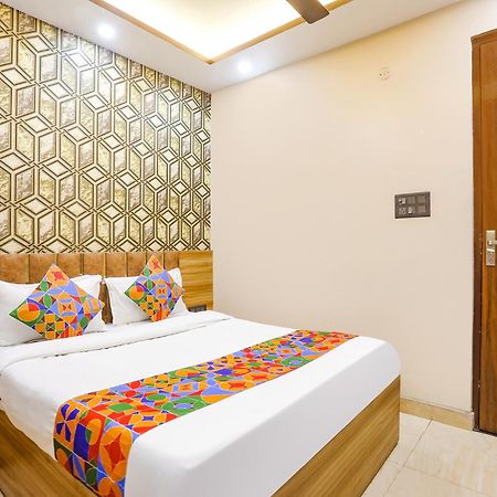 Fabhotel The Palacio カーンプル エクステリア 写真