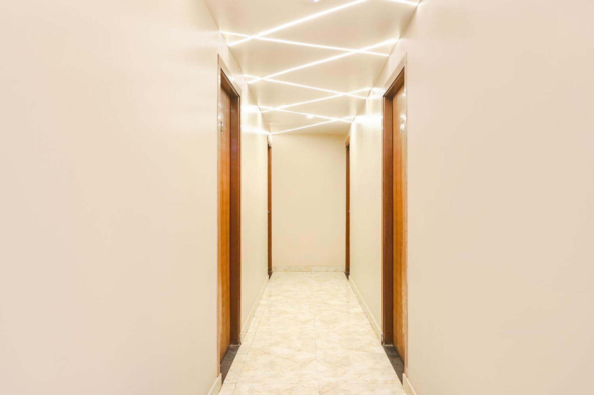 Fabhotel The Palacio カーンプル エクステリア 写真