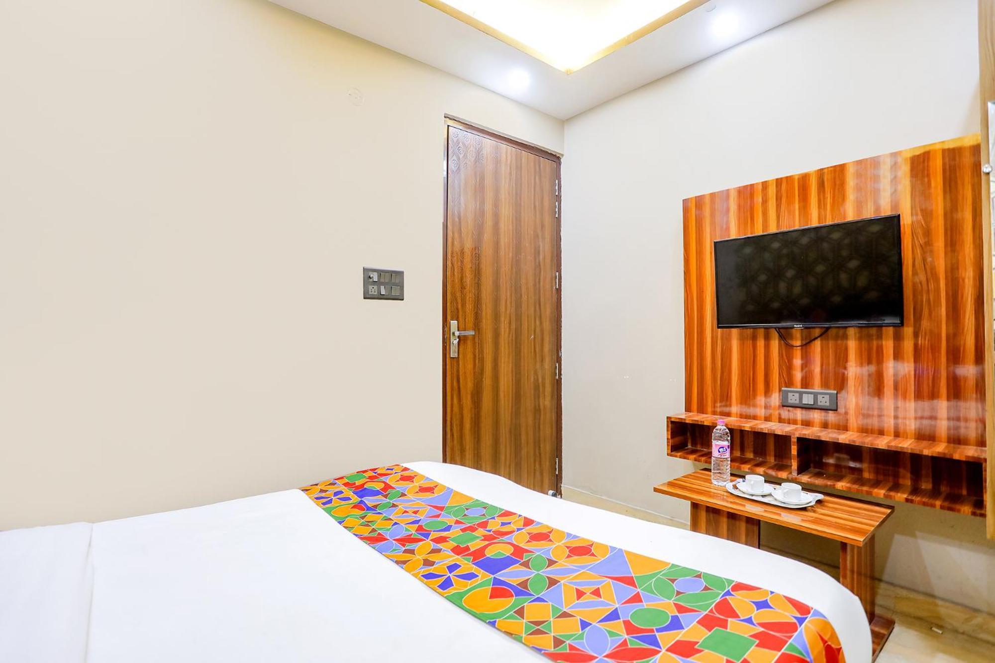 Fabhotel The Palacio カーンプル エクステリア 写真