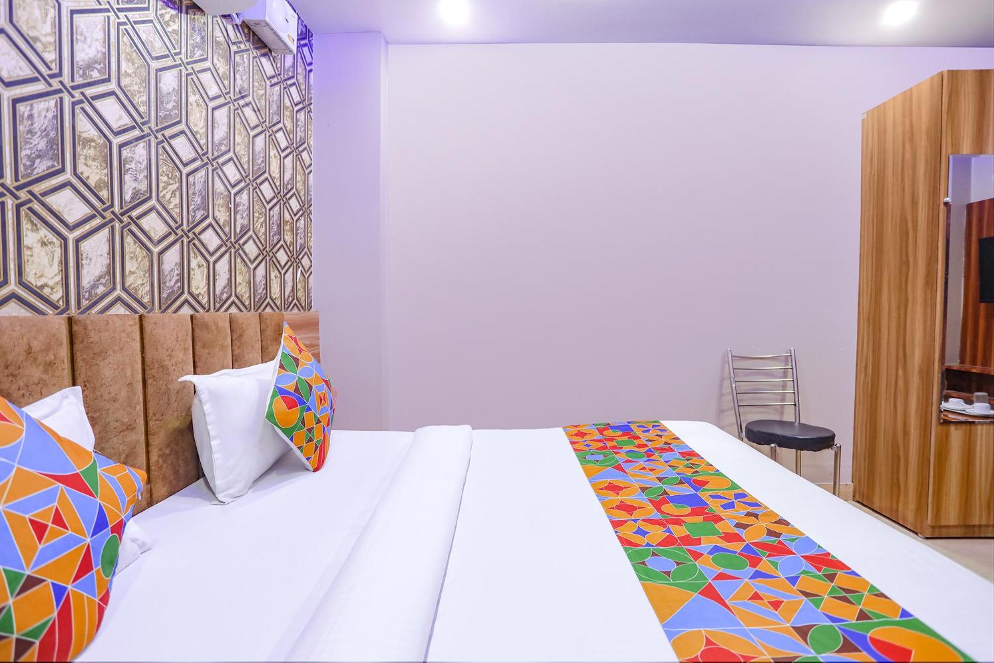 Fabhotel The Palacio カーンプル エクステリア 写真